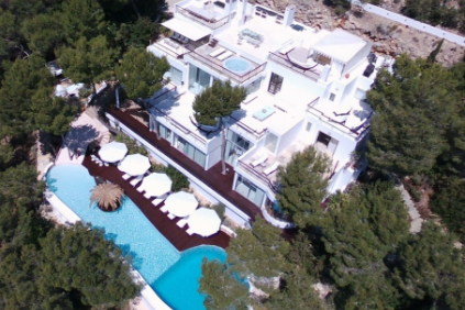 1. Villa Roca aerial view croped-min