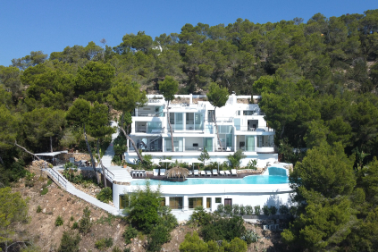 1. Villa Roca front aerial view -min